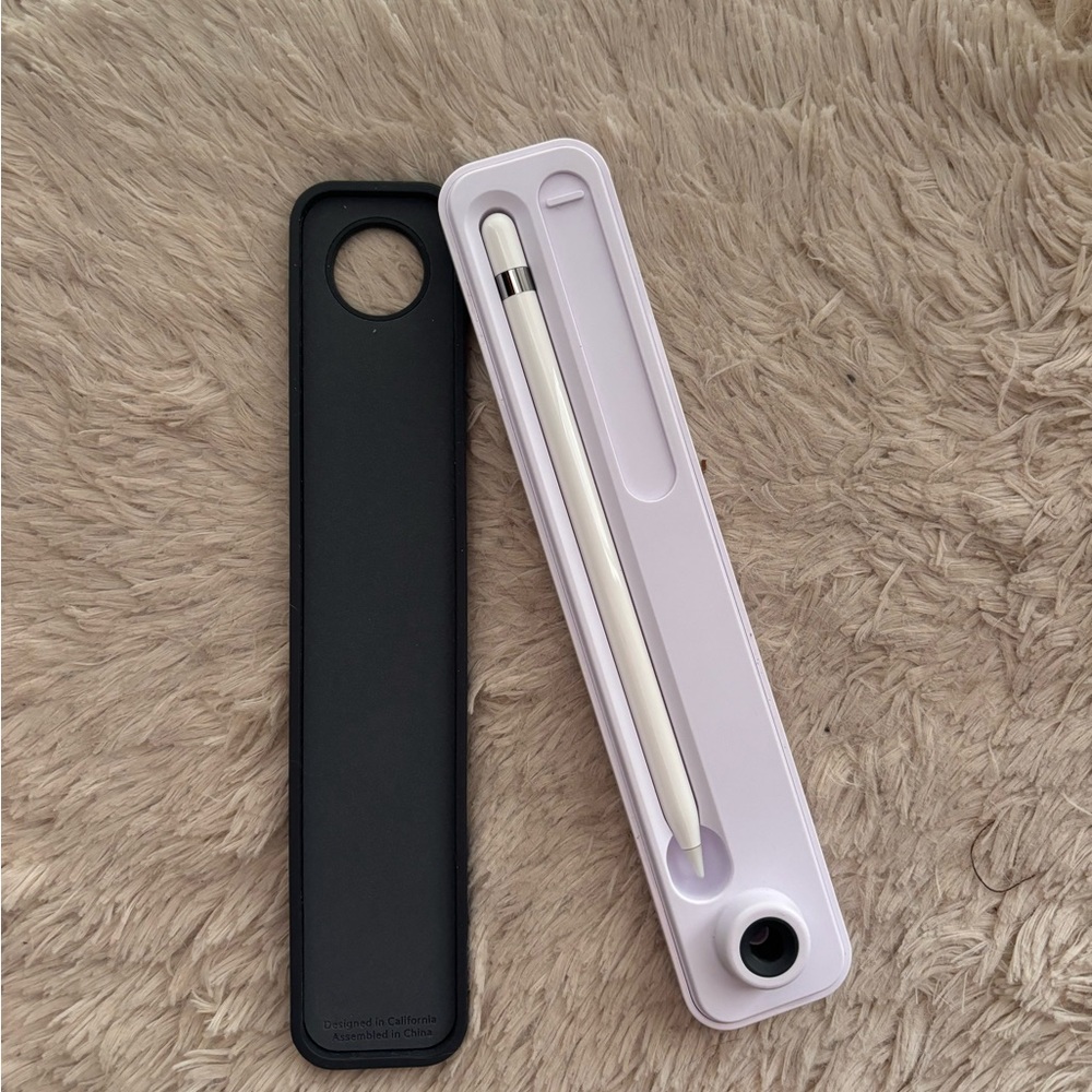 Apple Pencil 1st Gen with Belkin Carrying Case